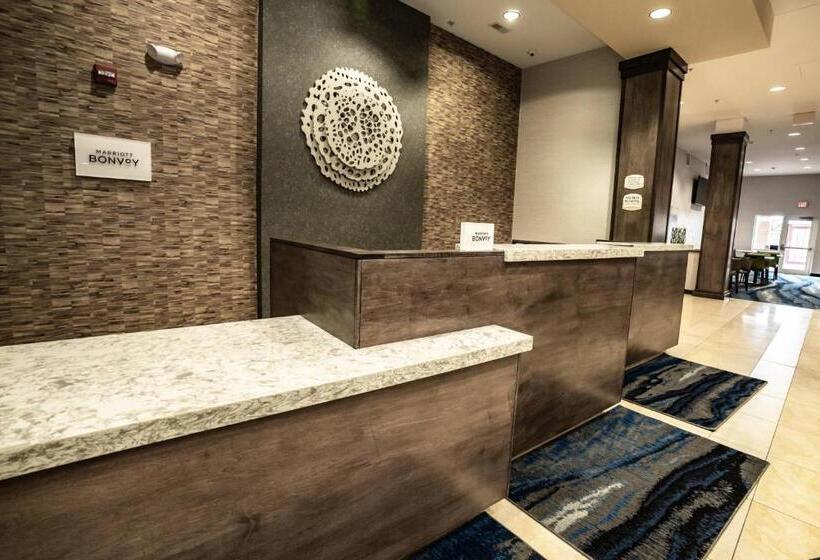 酒店 Fairfield Inn & Suites By Marriott Kearney