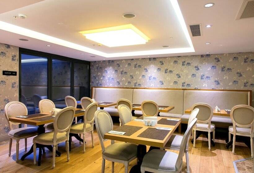 ホテル Gk Regency Suites