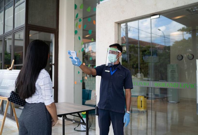 호텔 Grand Livio Kuta