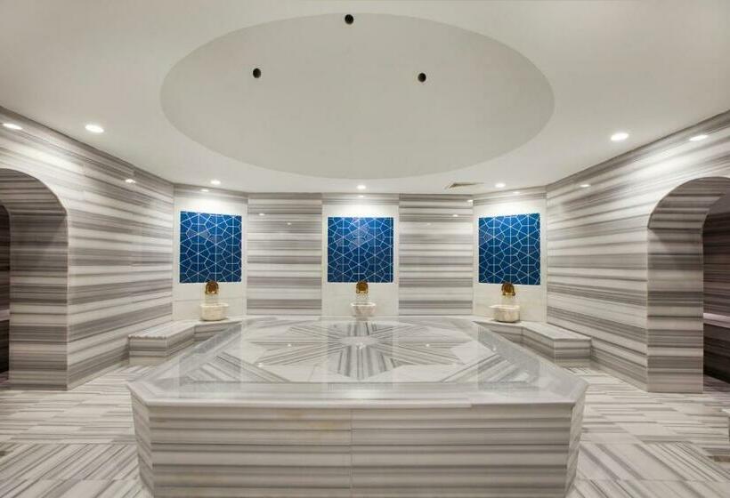 هتل Grand Park Lara