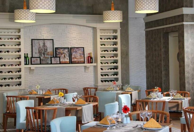 هتل Grand Park Lara