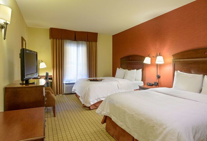 בית מלון כפרי Hampton Inn & Suites Peoria At Grand Prairie, Il