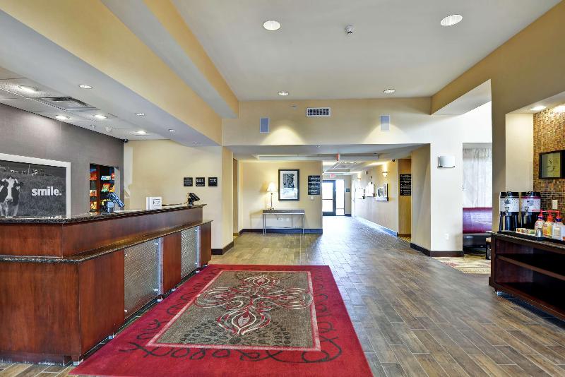 בית מלון כפרי Hampton Inn & Suites Peoria At Grand Prairie, Il
