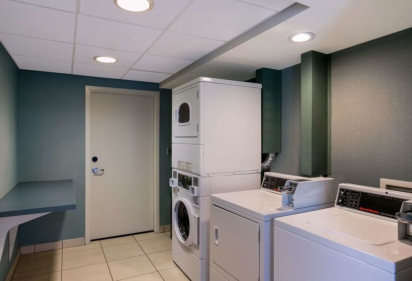 فندق Hampton Inn & Suites Wilmington Christiana