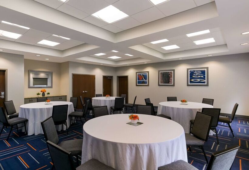 فندق Hampton Inn & Suites Wilmington Christiana