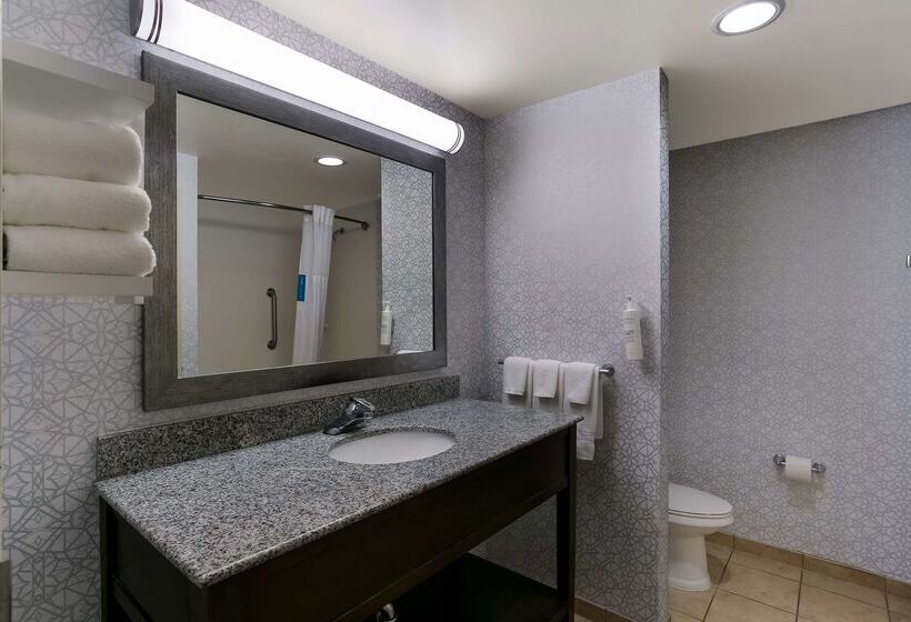 فندق Hampton Inn & Suites Wilmington Christiana