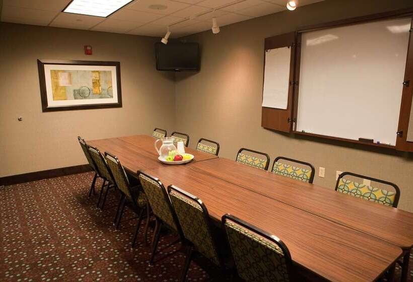 فندق Hampton Inn Colby