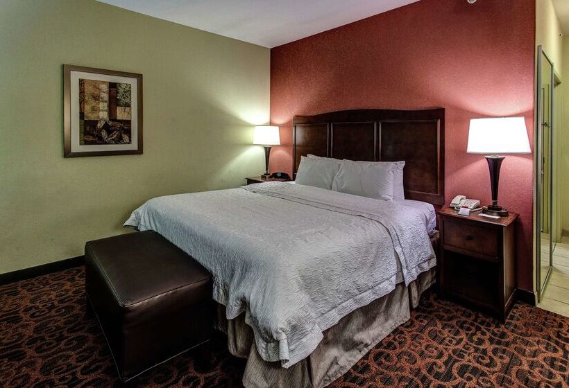 Отель Hampton Inn Junction City