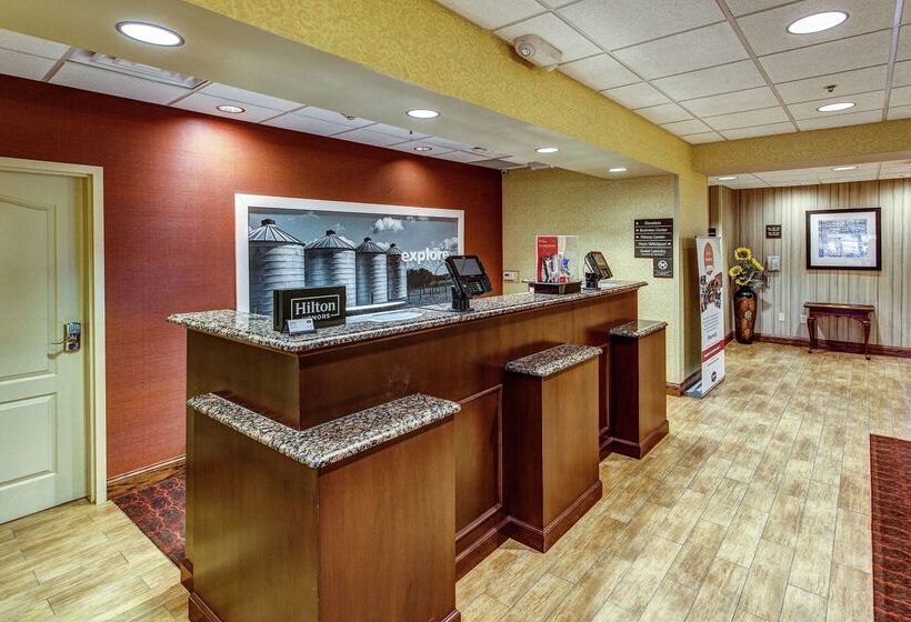 Отель Hampton Inn Junction City