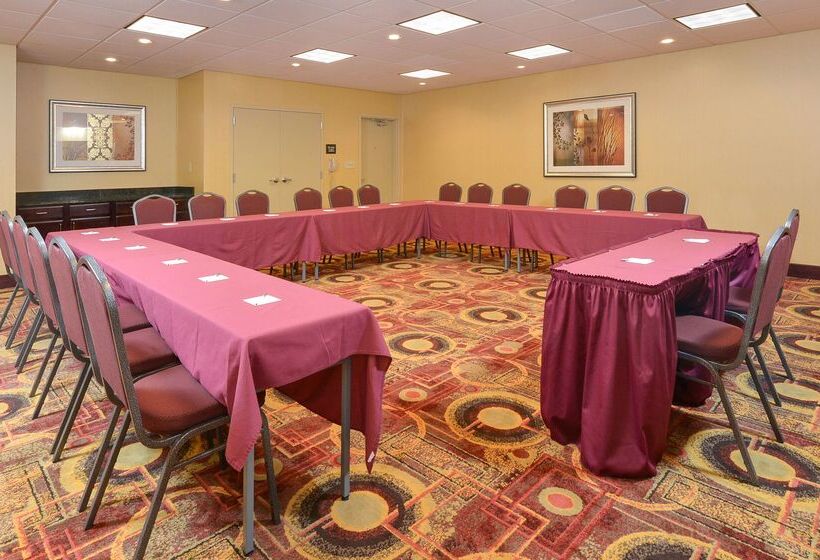 فندق Hampton Inn Muscatine