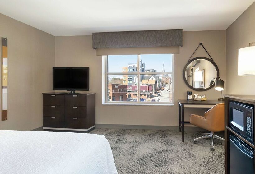 בית מלון כפרי Hampton Inn Portland Downtownwaterfront