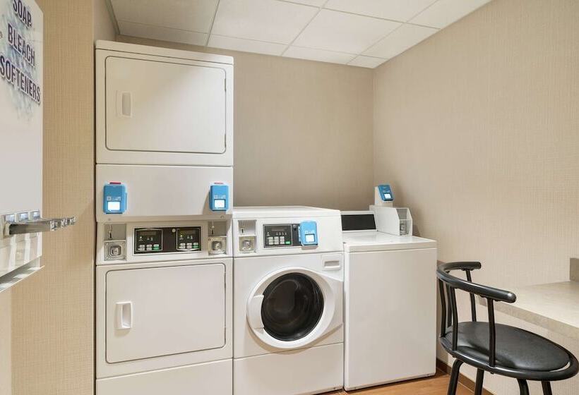 בית מלון כפרי Hampton Inn Portland Downtownwaterfront