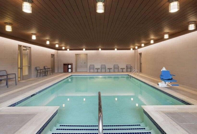 בית מלון כפרי Hampton Inn Portland Downtownwaterfront