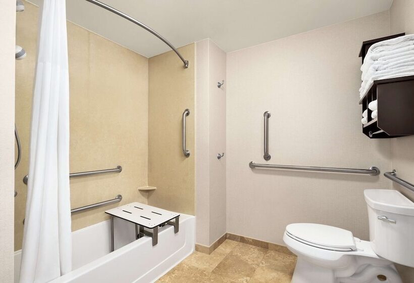 בית מלון כפרי Hampton Inn Portland Downtownwaterfront