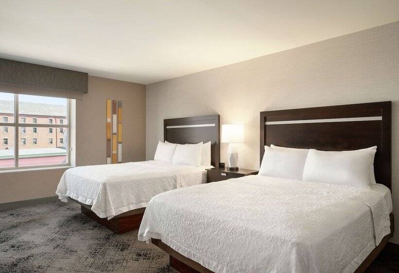 בית מלון כפרי Hampton Inn Portland Downtownwaterfront