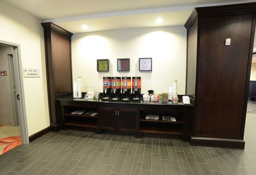 فندق Hampton Inn & Suites Albany At Albany Mall