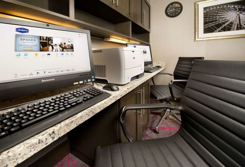 Отель Hampton Inn & Suites Buffalo Airport