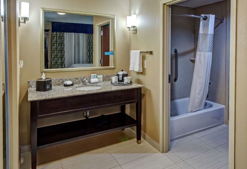 فندق Hampton Inn & Suites Clarksville