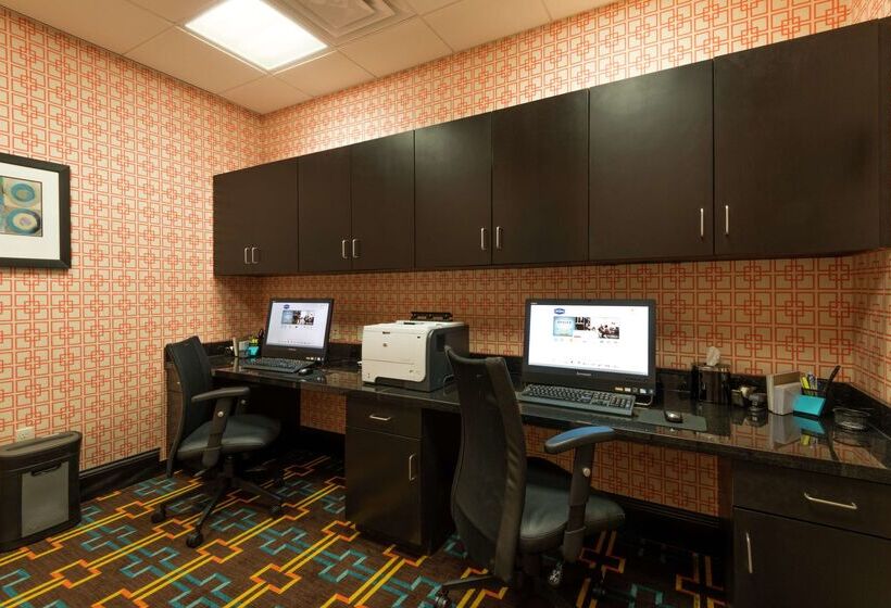 فندق Hampton Inn & Suites Clarksville