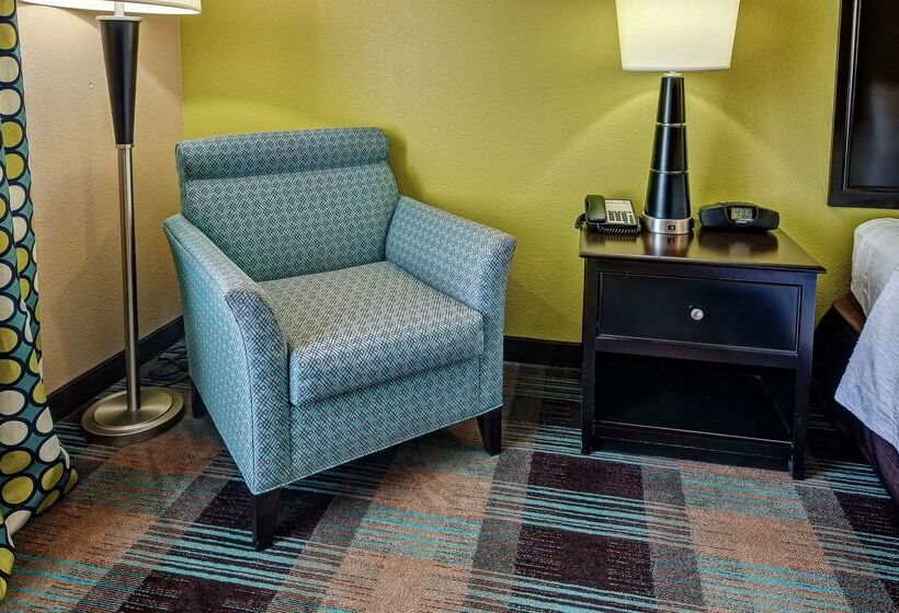 فندق Hampton Inn & Suites Clarksville