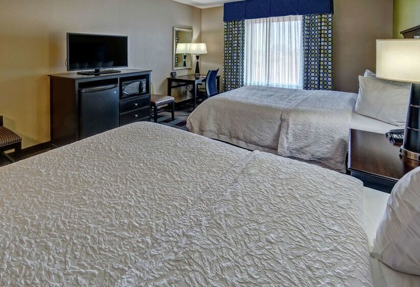 בית מלון כפרי Hampton Inn & Suites Clarksville