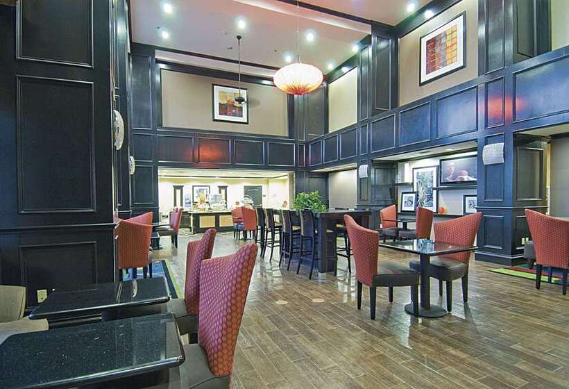 בית מלון כפרי Hampton Inn & Suites Decatur