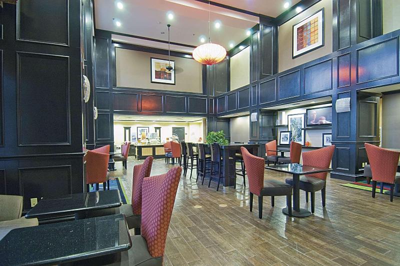 בית מלון כפרי Hampton Inn & Suites Decatur