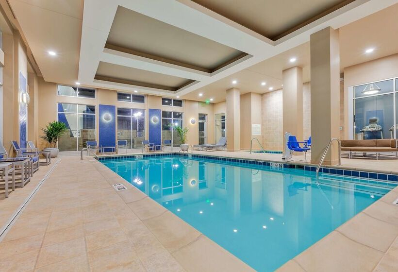 هتل Hampton Inn & Suites Downtown Owensboro/waterfront