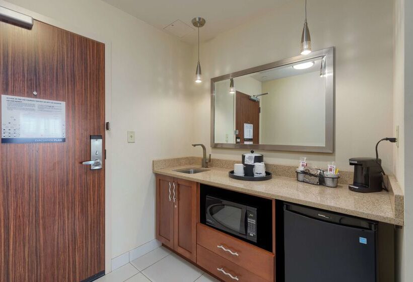 هتل Hampton Inn & Suites Downtown Owensboro/waterfront