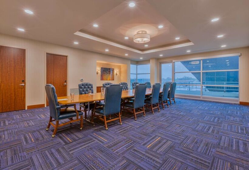 هتل Hampton Inn & Suites Downtown Owensboro/waterfront