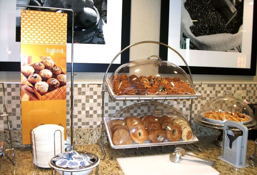 فندق Hampton Inn & Suites Manteca