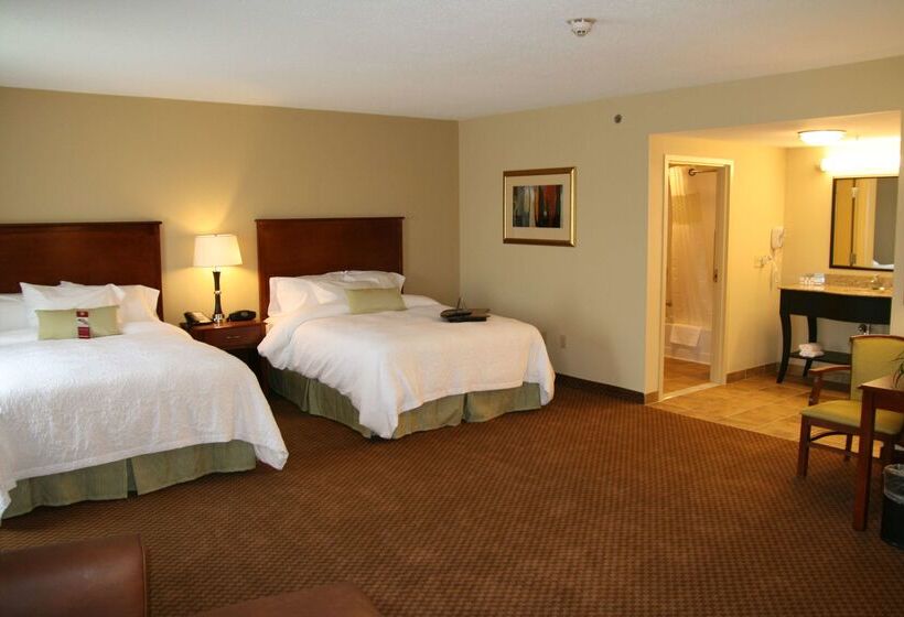 ホテル Hampton Inn & Suites Warren