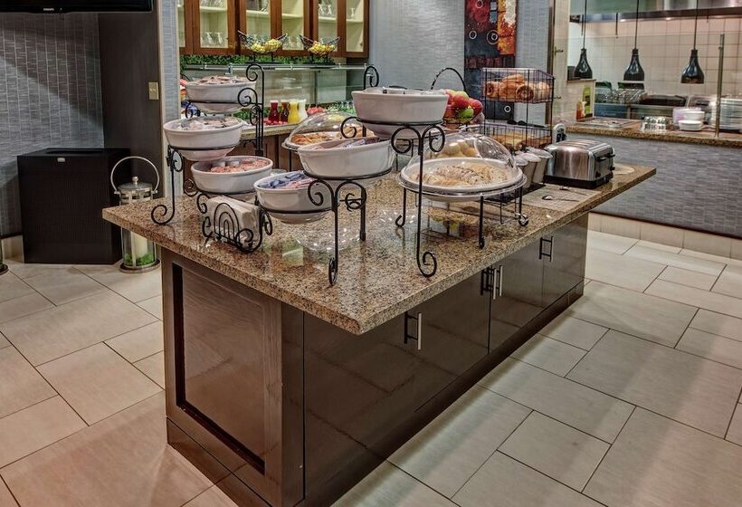 호텔 Hilton Garden Inn Tulsa Midtown