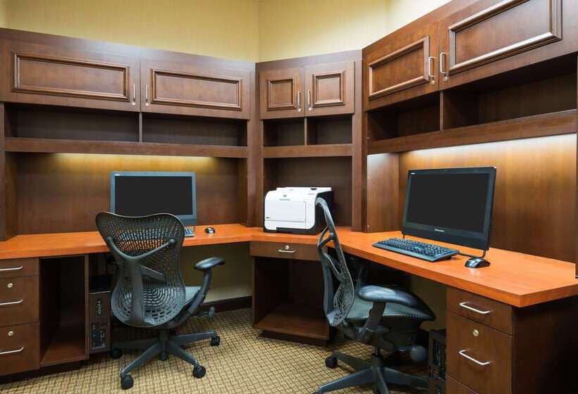 فندق Hilton Garden Inn Waldorf