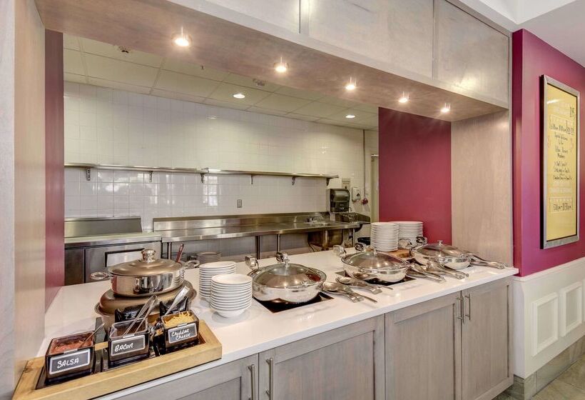 فندق Hilton Garden Inn Waldorf