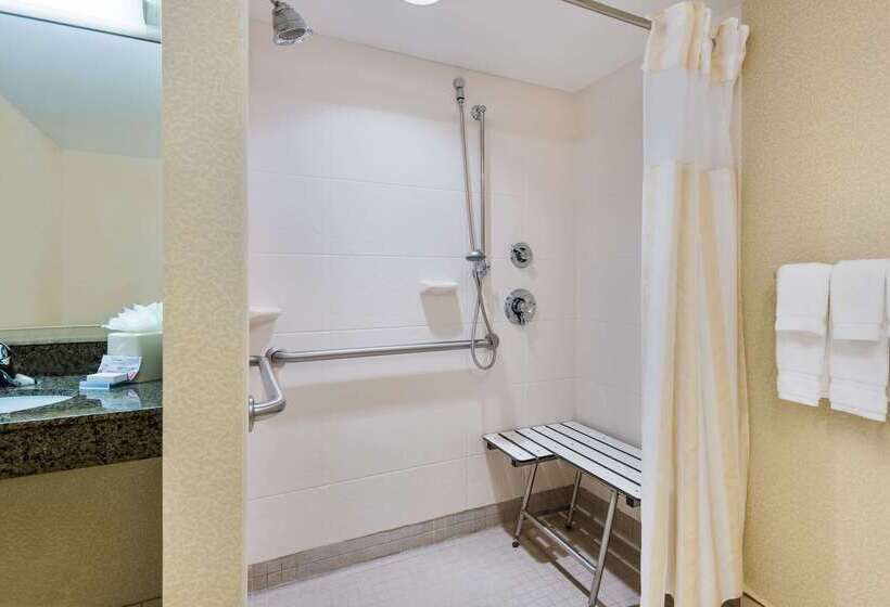 فندق Hilton Garden Inn Waldorf