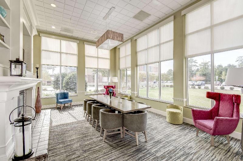 فندق Hilton Garden Inn Waldorf