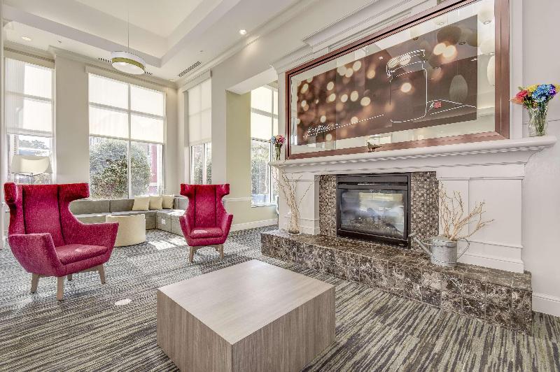 فندق Hilton Garden Inn Waldorf