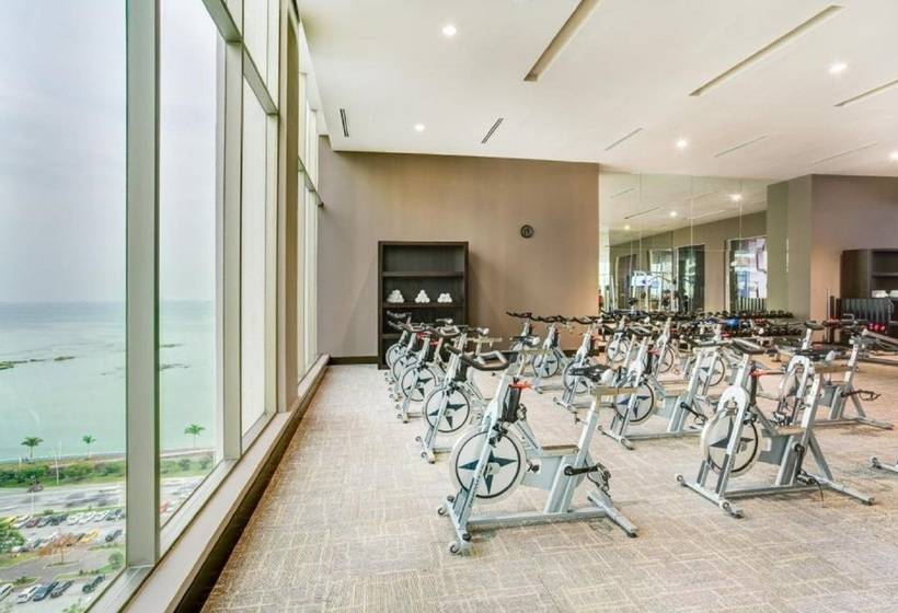 בית מלון כפרי Hilton Panama