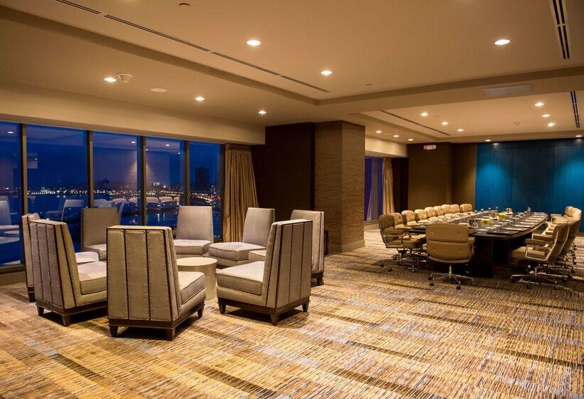 בית מלון כפרי Hilton Panama