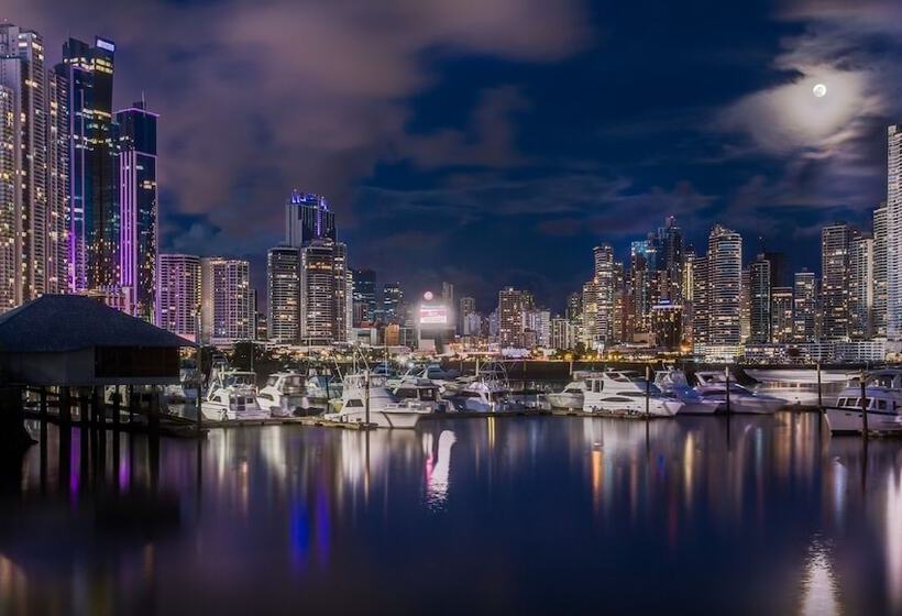 בית מלון כפרי Hilton Panama