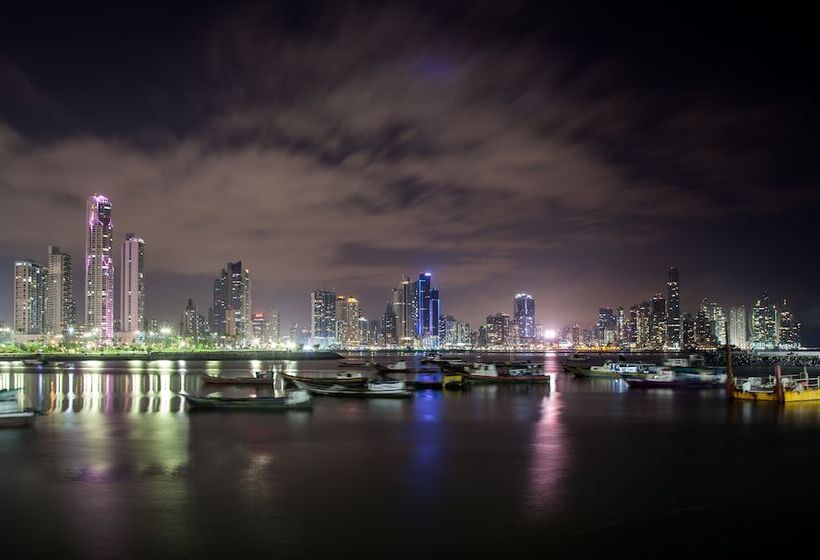 בית מלון כפרי Hilton Panama