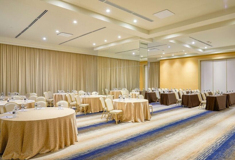 בית מלון כפרי Hilton Panama