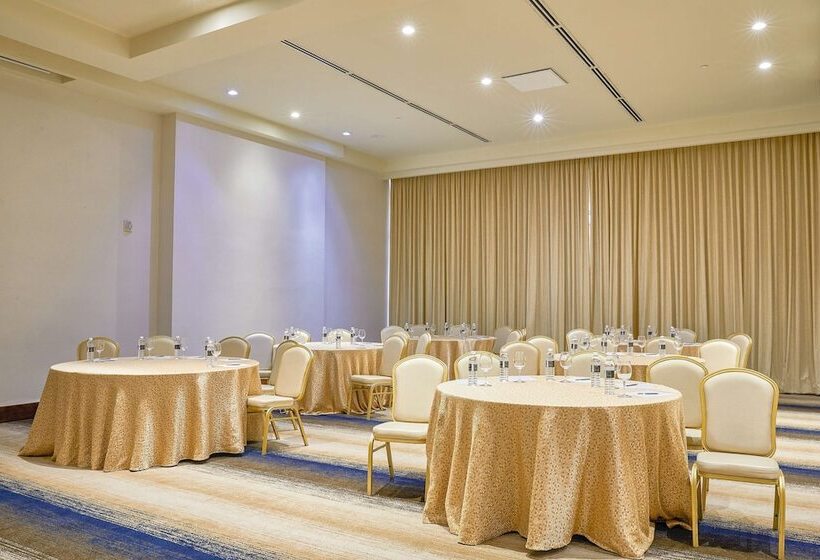 בית מלון כפרי Hilton Panama