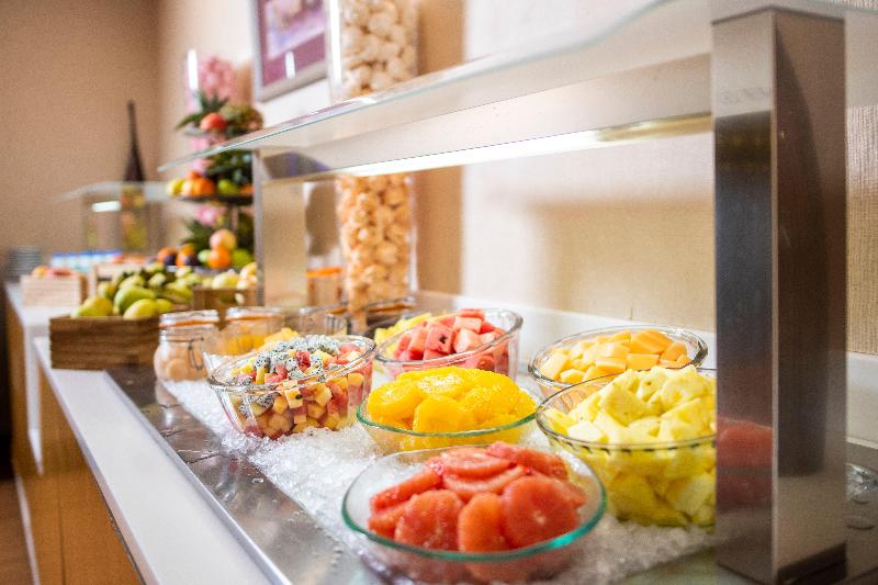 هتل Holiday Inn Alseeb Muscat, An Ihg