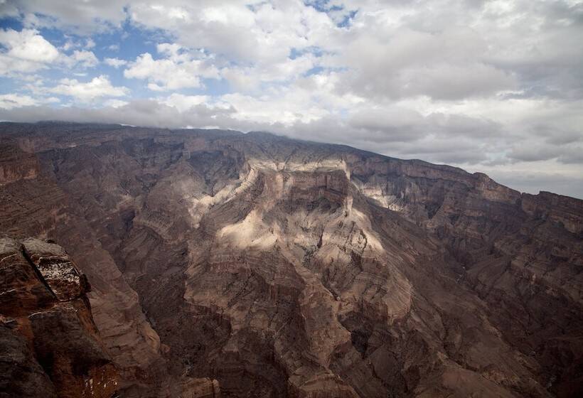 هتل Holiday Inn Alseeb Muscat, An Ihg