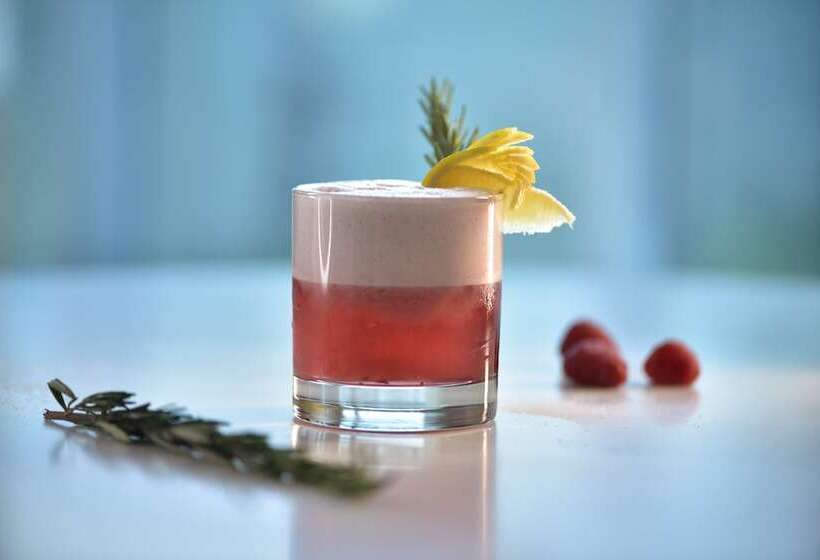 هتل Holiday Inn Alseeb Muscat, An Ihg