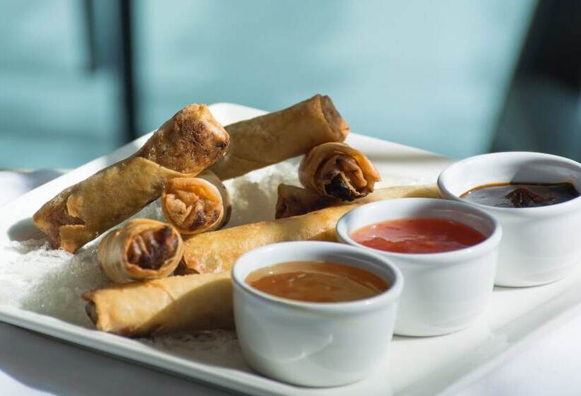 هتل Holiday Inn Alseeb Muscat, An Ihg