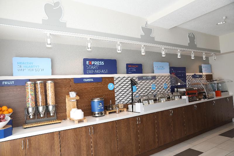 Holiday Inn Express Hotel & Suites Albuquerque Airport, An Ihg