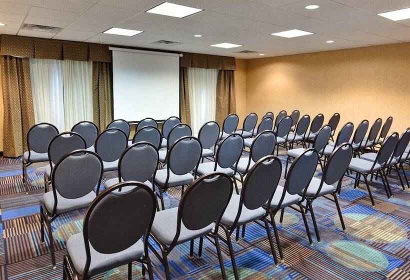 Holiday Inn Express Hotel & Suites Albuquerque Airport, An Ihg